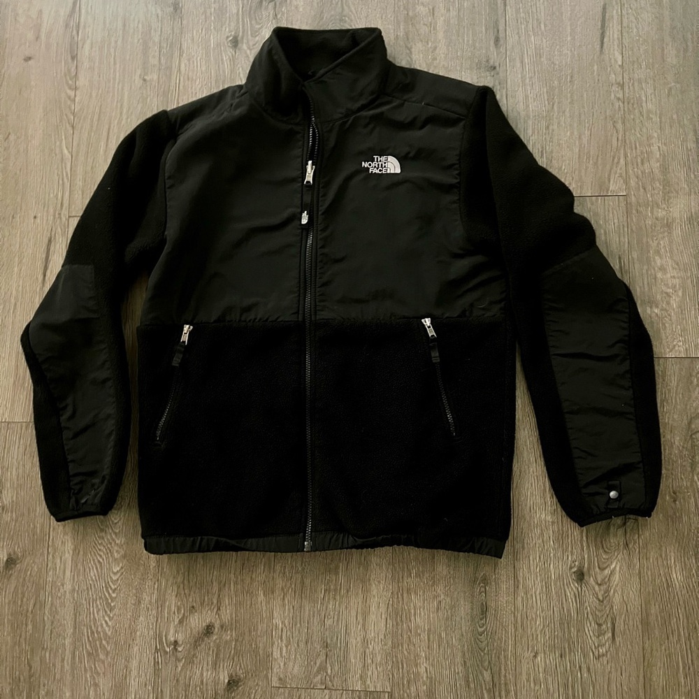 The North Face Youth Large Black Fleece Jacket Fits Men’s Small​​
